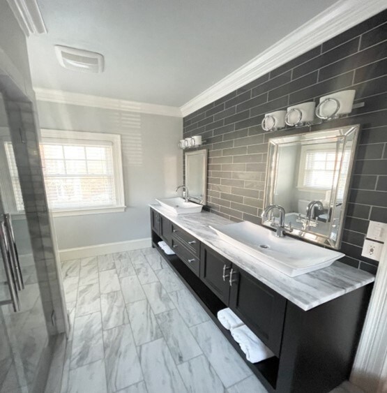 Foto del edificio - 323 Yarmouth St