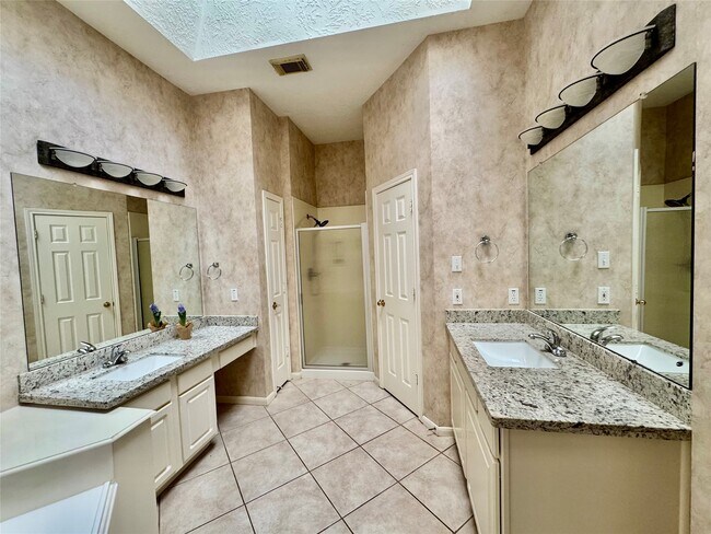Building Photo - 1215 Wood Haven Ct