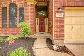 Building Photo - 107 Mango St