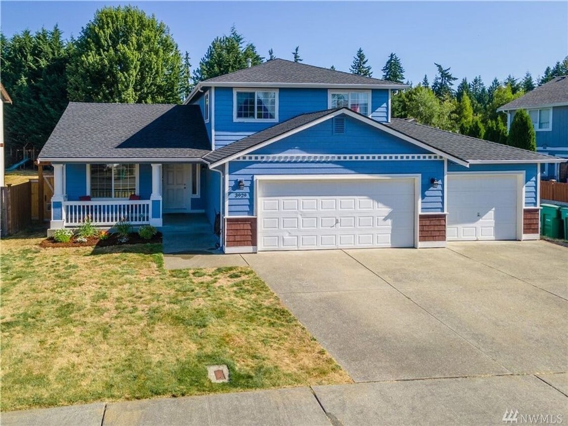 Primary Photo - Spacious 3 Bed/2.75 Bath Home in Arlington...