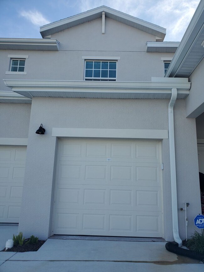 Foto del edificio - 20660 HAZELNUT Ct