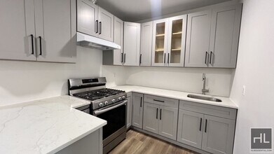 Building Photo - 251 E 55th St