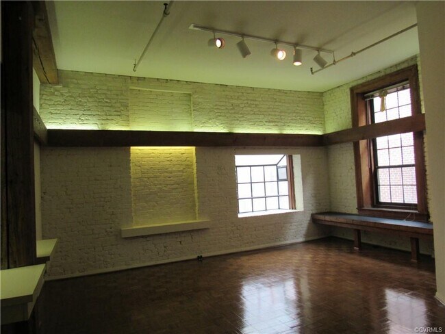 Building Photo - 104 Shockoe Slip