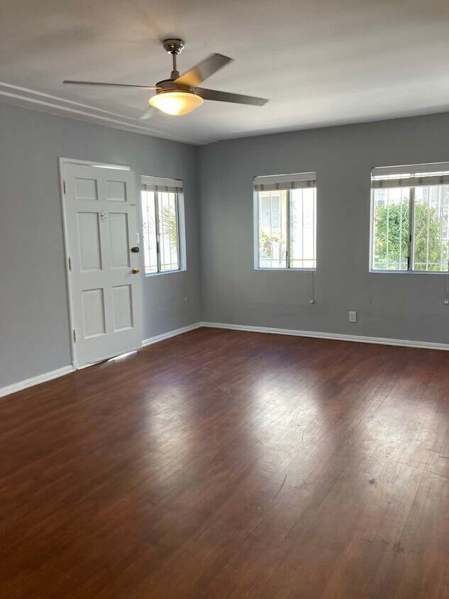 Foto principal - 316 N Ogden Dr