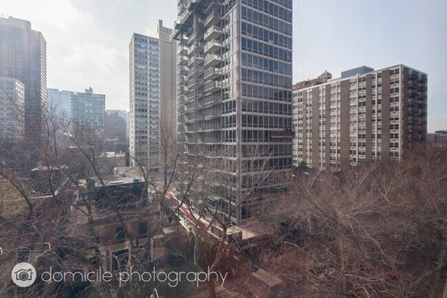 Foto del edificio - WONDERFUL RENOVATED STUDIO APARTMENT W/ HE...