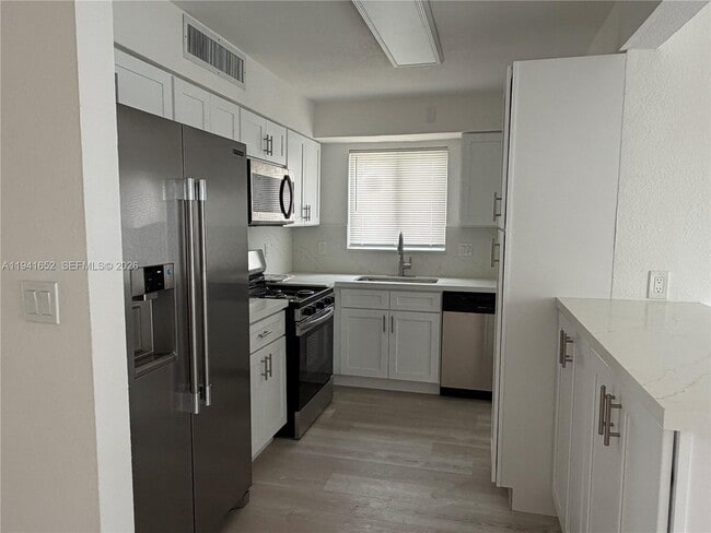 Foto del edificio - 3581 SW 13th Ct