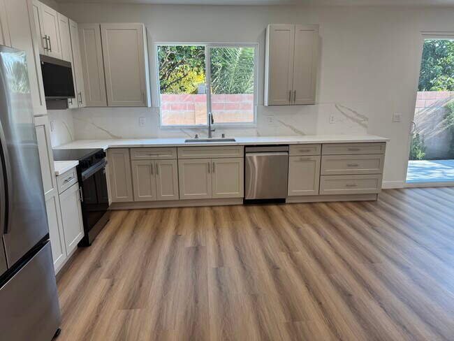 Foto del edificio - 15920 Eccles St