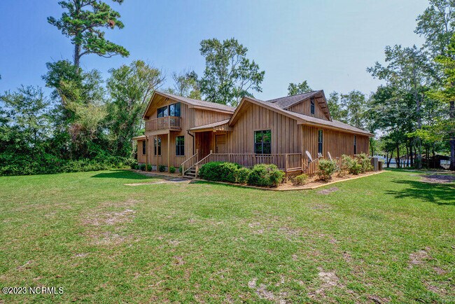 Foto del edificio - 206 Longleaf Rd