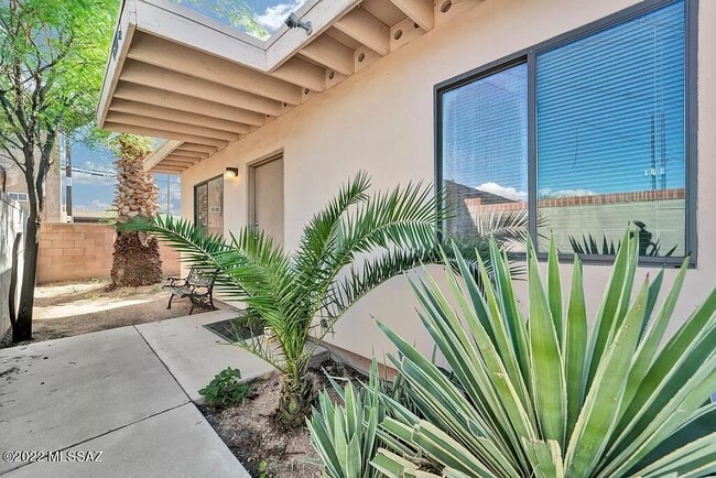 Front Door - 1330 E 10th St