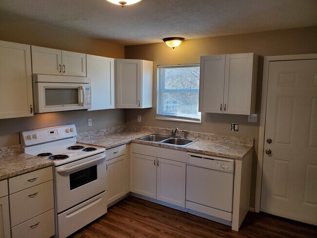 Building Photo - 4409 Cheyenne Dr