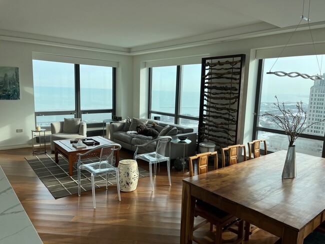 Foto del edificio - 130 N Garland Ct