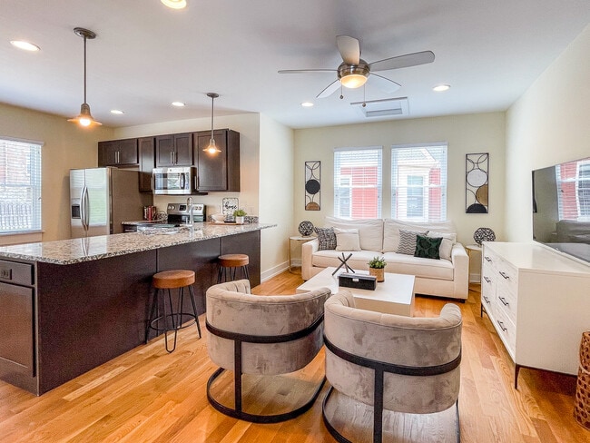 Foto del edificio - 920 Grand Ave