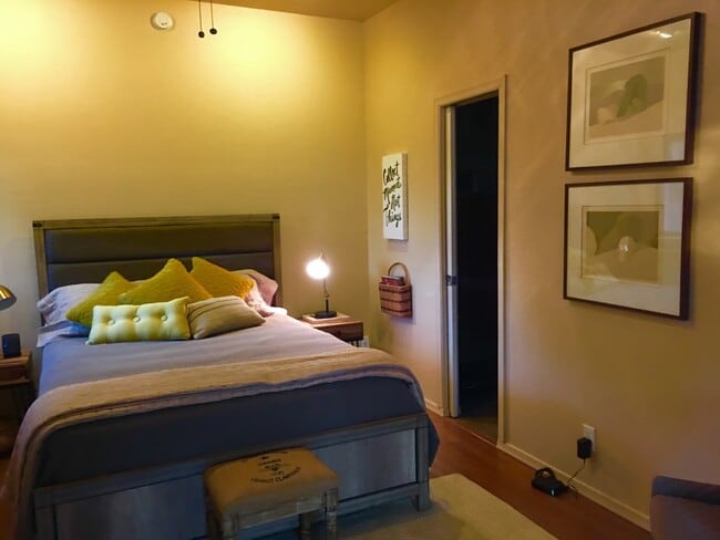 Photo - 2345 E Waverly St House