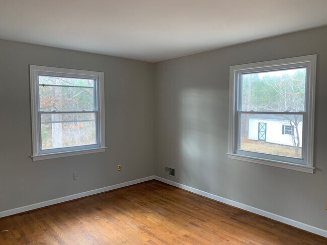 Building Photo - 469 Ruckers Rd