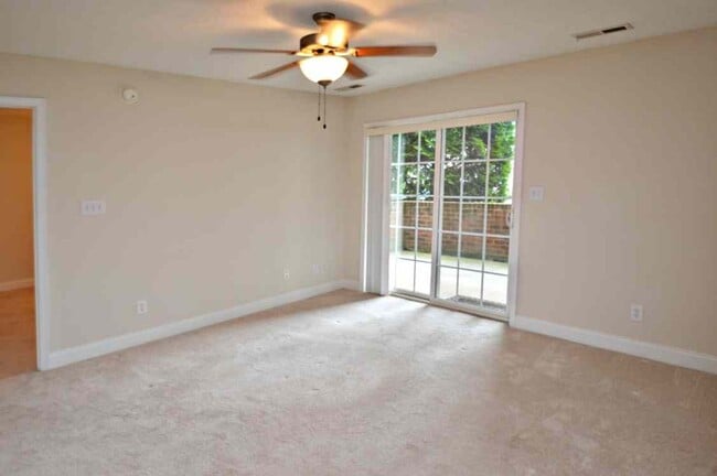 Building Photo - 623 Wyndhurst Dr