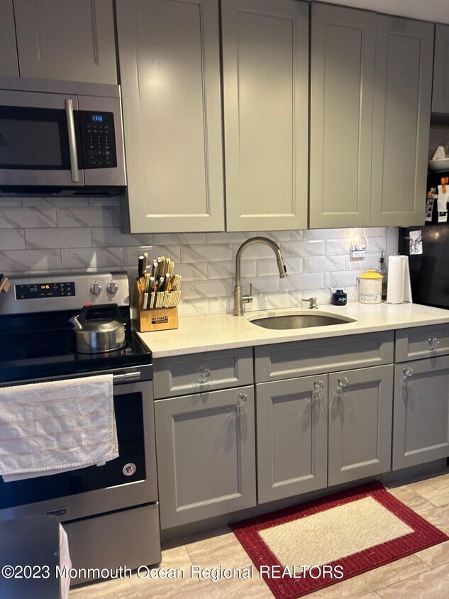 96 East Ave Unit 72, Atlantic Highlands, NJ 07716 Condo for Rent in