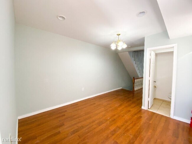 Building Photo - 4 br, 2.5 bath Townhome - 1520 Tasker St