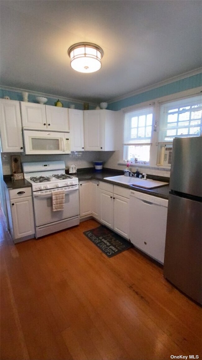 Foto del edificio - 40 Bungalow Ln