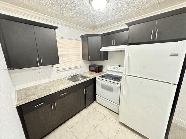 Foto del edificio - 16118 NE 21st Ave