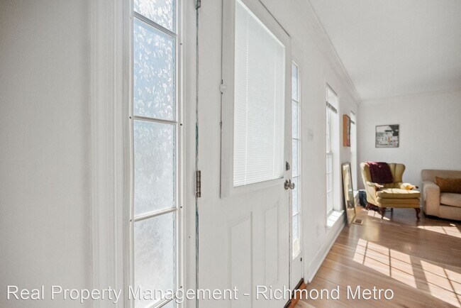 Building Photo - 3 br, 2.5 bath House - 402 Temple Street