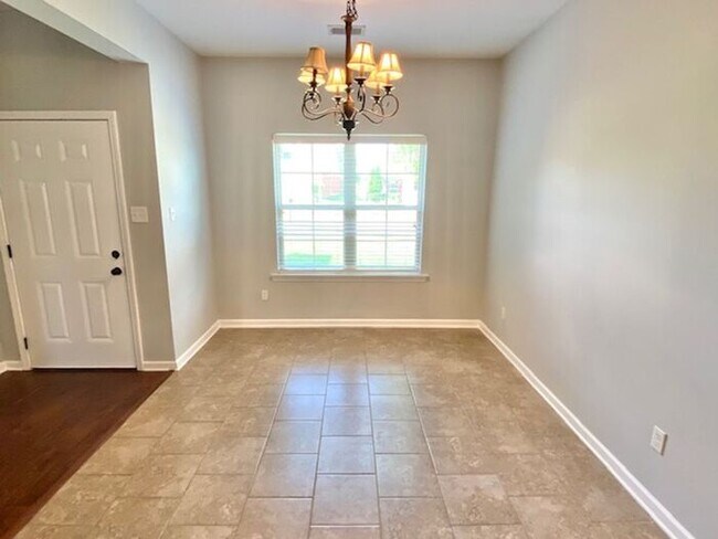 Foto del edificio - Now Leasing a 4-bedroom 2 bath home on Olive Branch