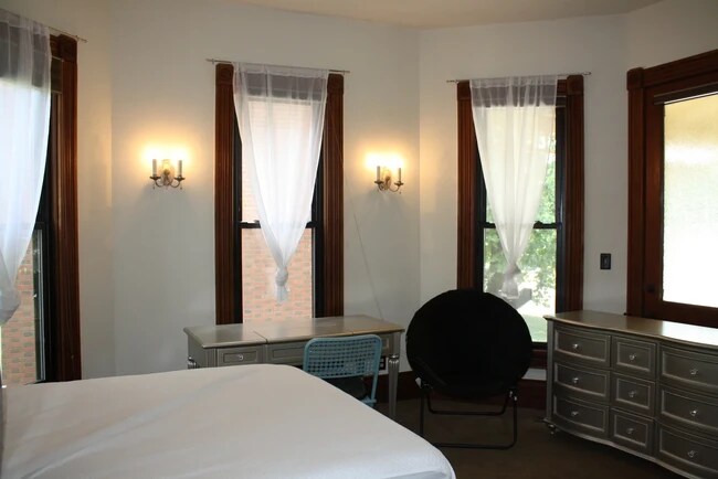 Foto del edificio - 532 S Walnut St