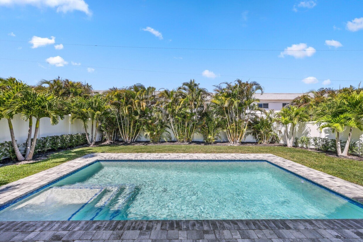 Foto principal - 655 Kingsbridge St