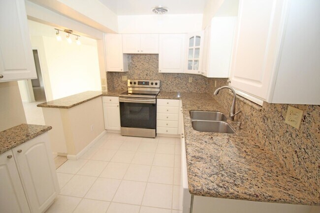 Foto del edificio - 4454 W Tradewinds Ave
