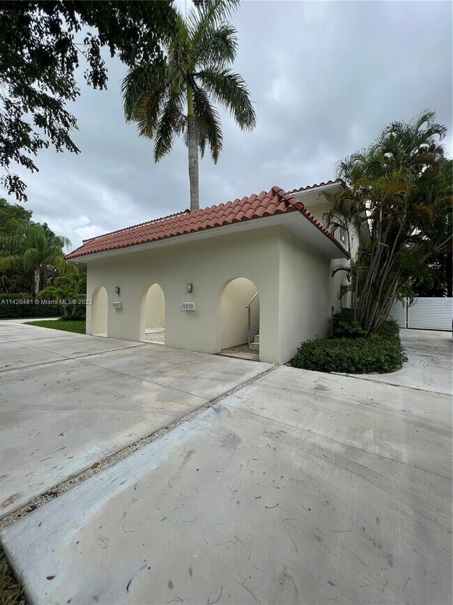 Building Photo - 9210 SW 73rd Avrd