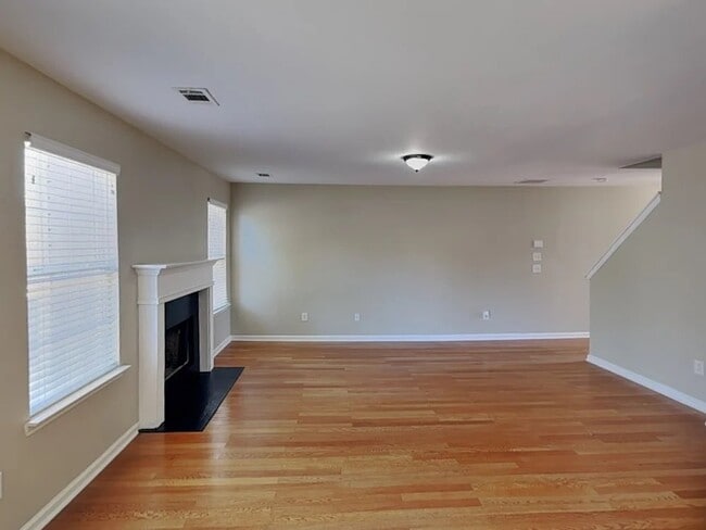 Photo - 7770 Llangollen Way House