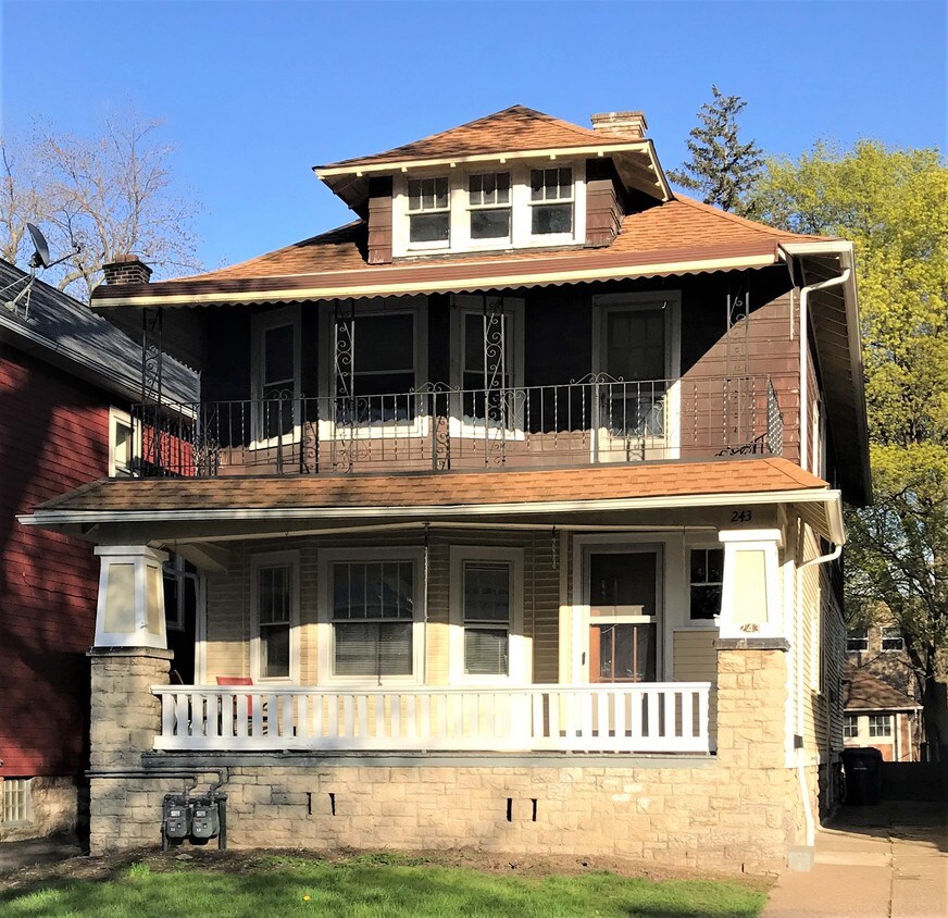 Primary Photo - 243 Crescent Ave
