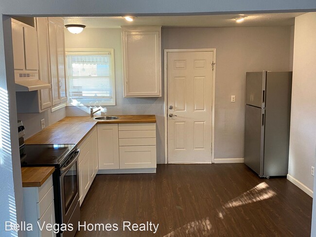 Foto del edificio - 2 br, 1 bath House - 1071 E Oakey Blvd