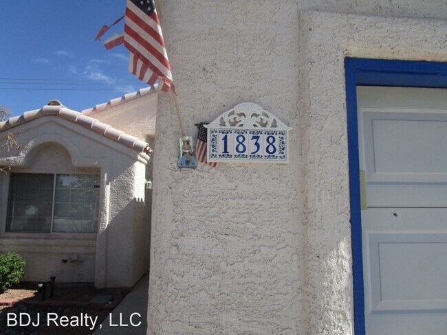 Building Photo - 3 br, 2 bath House - 1838 CAPILANO LANE