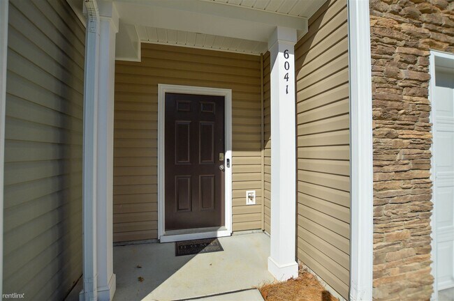 Foto del edificio - 3 br, 2.5 bath Townhome - 6041 Guildford H...