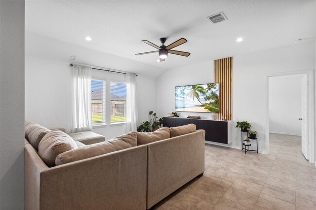 Building Photo - 7510 Carson Ct