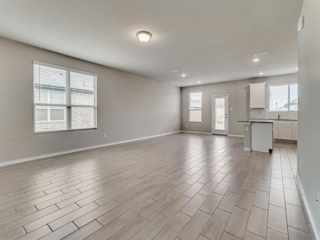 Foto del edificio - 920 Ravenwood Ln