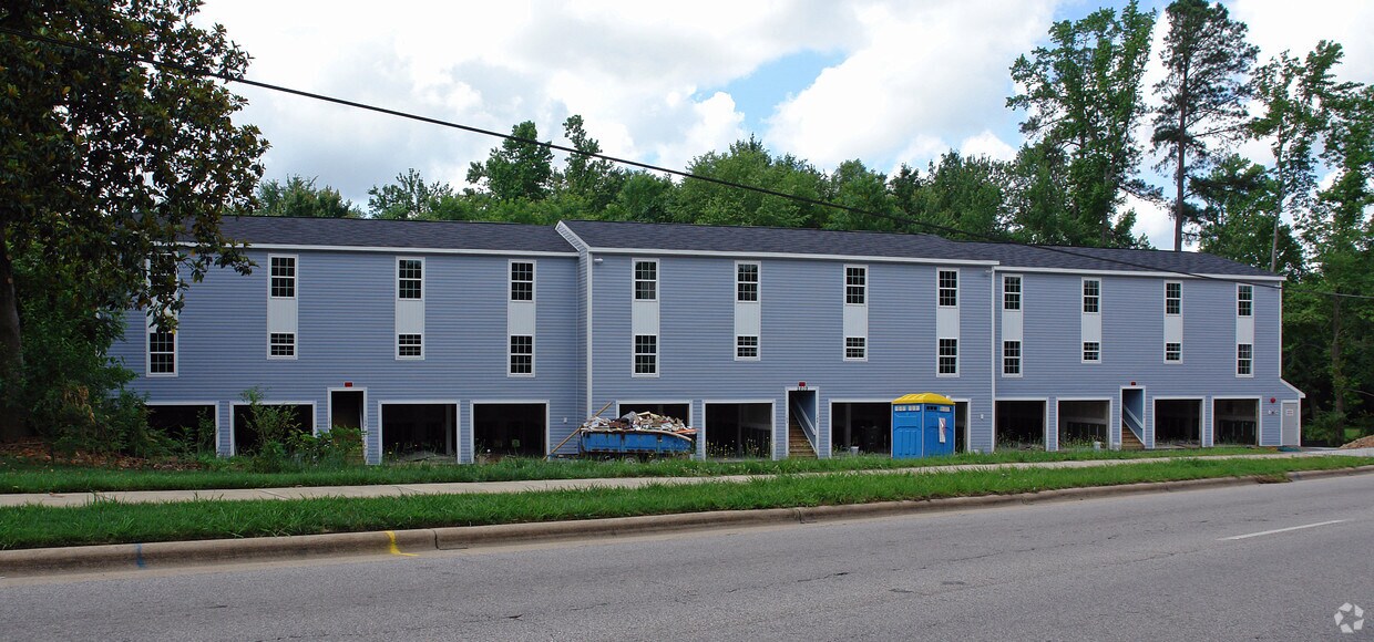 Building Photo - 2809 Avent Ferry Rd