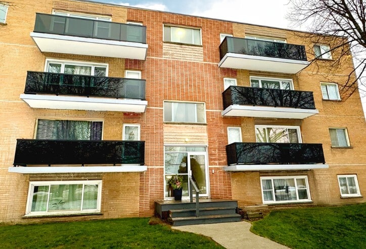 Primary Photo - Breton Place Apartments