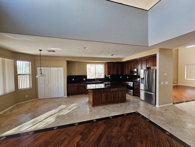 Foto del edificio - 43819 N 43rd Dr