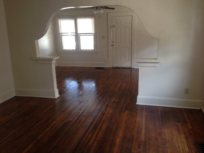 Foto del edificio - 3 bed, 1 bath house just steps from Missouri State University