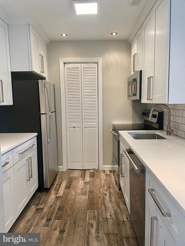 304 Lucas Ln, Voorhees Township, NJ 08043 Apartment for Rent in