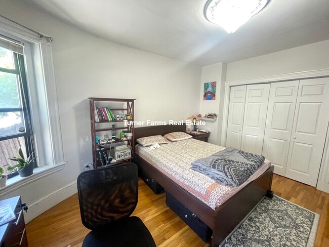 Building Photo - 40 Cedar St