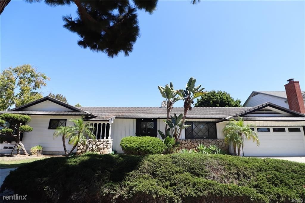 Primary Photo - 3 br, 2 bath House - 232 N Hillcrest Blvd