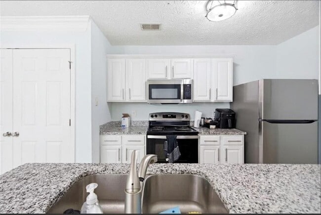 Building Photo - 5606 Union Pointe Dr