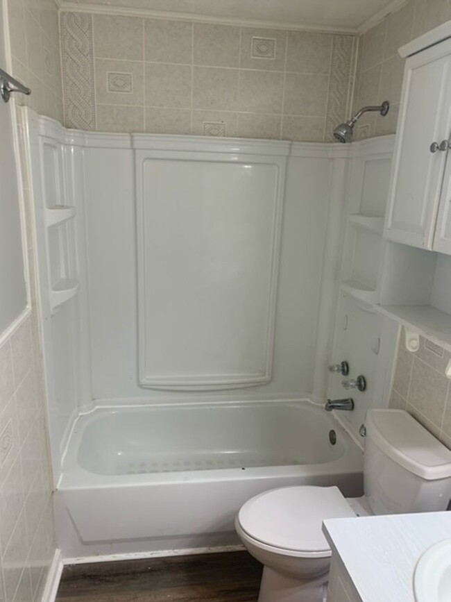 Building Photo - Renovated 3 Bedroom 1.5 Bath Home for Rent!