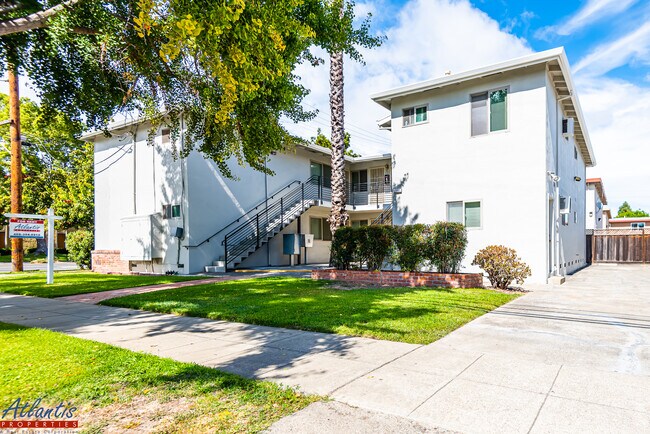 Building Photo - 1291 Pedro St