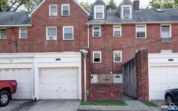 Building Photo - 20 Townley Rd