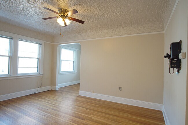 Foto del edificio - Gorgeous NW 2nd Floor Studio a Half Block ...