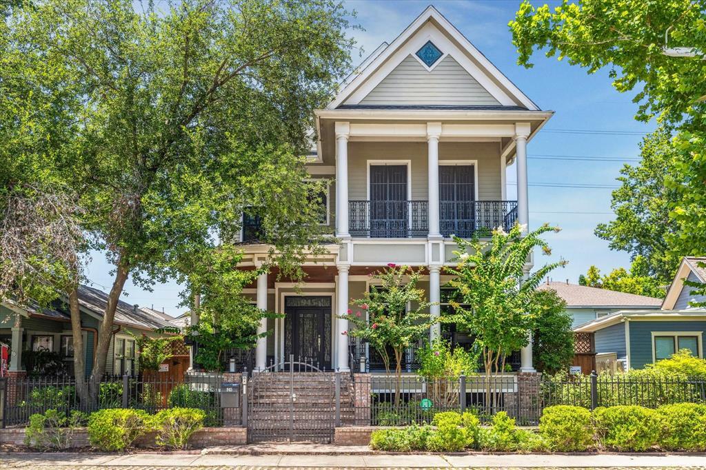 Foto principal - 945 Waverly St