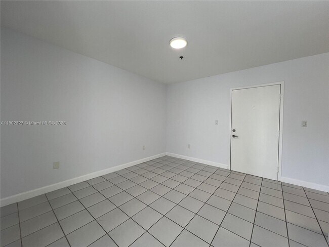 Foto del edificio - 717 SW 11th Ave